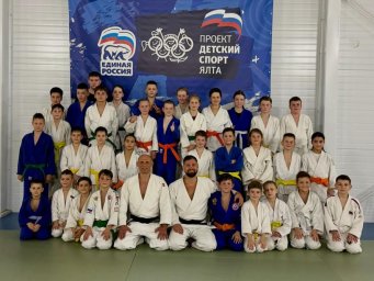 "Борцовское братство" в Крыму помогает развивать не только спорт, но и единство общества